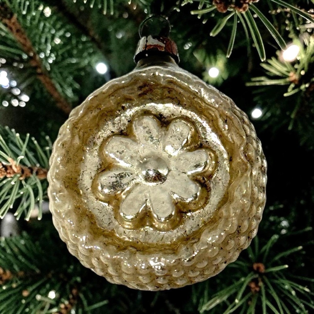 German Christmas Ornament Adult OS Silver Good Flower Reflector Bumpy Hobnail